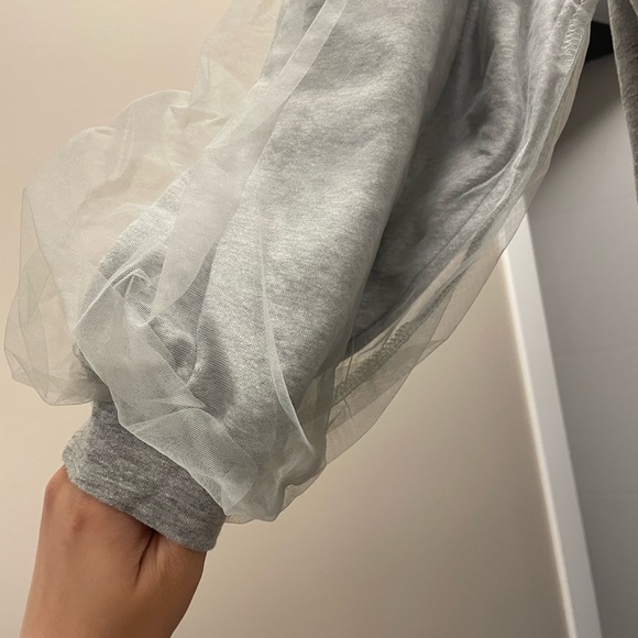 Dress with mid length special designed sleeve - Picture 4 of 4